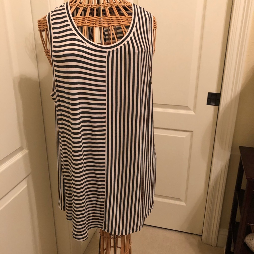 Sleeveless tee.